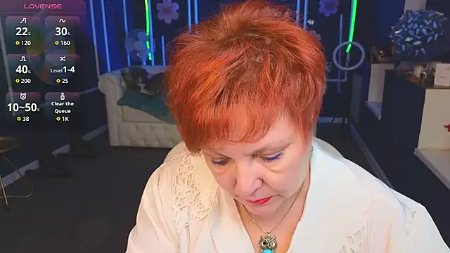 Kira Kenett online show from December 2, 4:09 pm