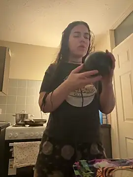 valentinalamont online show from September 17, 9:57 pm