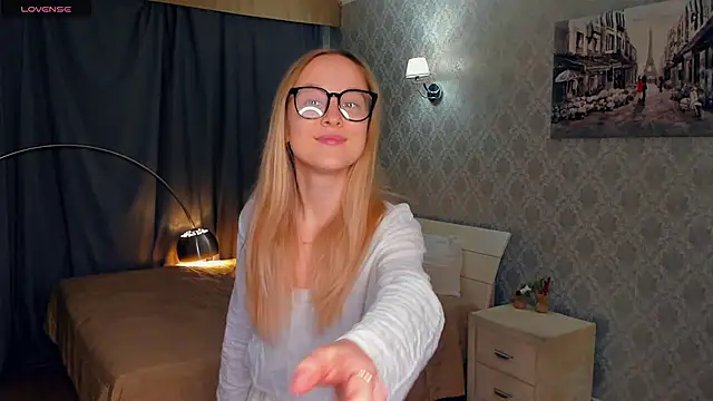 SoonMoor online show from November 15, 6:53 pm