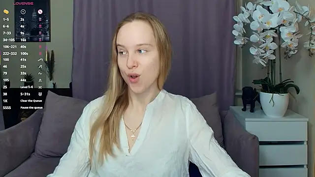 SoonMoor online show from February 19, 7:13 pm