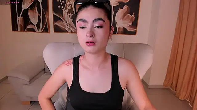 LucyWeiss  online show from October 31, 10:58 pm