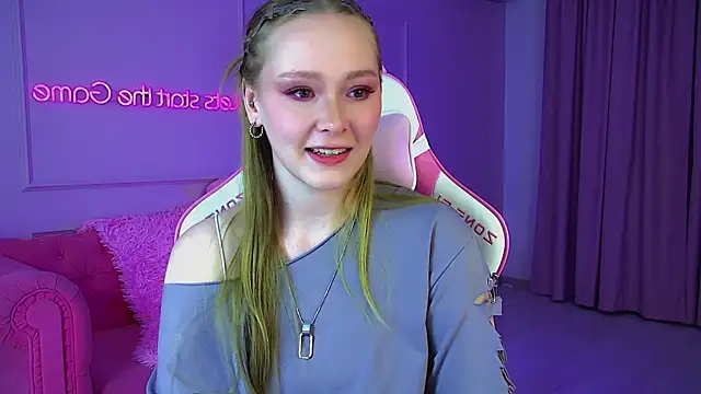 AgataFoxley online show from April 22, 6:27 pm