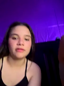 Snapshot of Ashley_and_Zoe chatting on October 20, 11:41 pm Ashley and Zoe online show from October 20, 11:41 pm