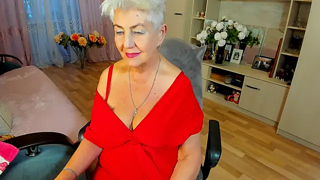 HotandMature online show from February 18, 3:00 pm