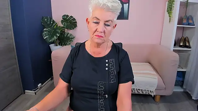 HotandMature online show from September 20, 9:18 am