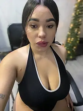 SofiaWildee online show from December 22, 5:21 am