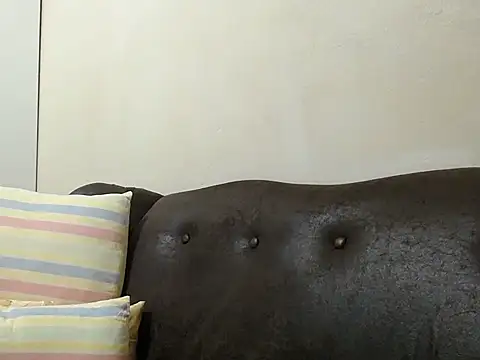 bustylaura4u online show from October 22, 11:21 pm