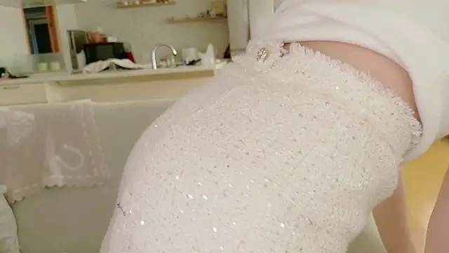 SUZU 1201 online show from November 4, 2:05 am