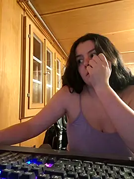 YoungLiisaxx online show from February 2, 10:31 pm