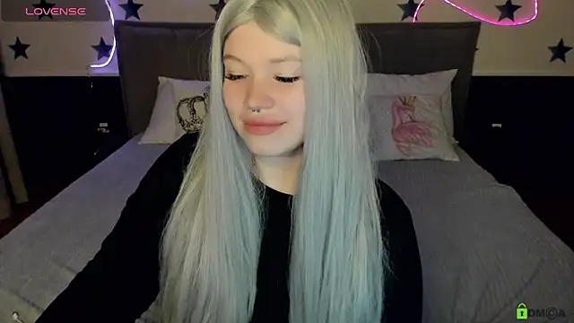 Snapshot of Diana_Dream chatting on October 22, 7:52 pm Diana Dream online show from October 22, 7:52 pm