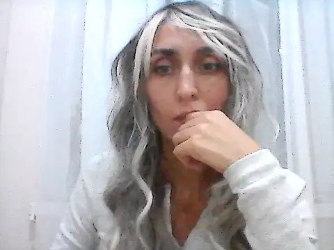 Nuvika online show from November 23, 9:05 pm