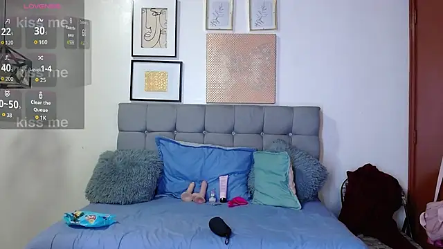  naomi s online show from April 11, 1:26 pm