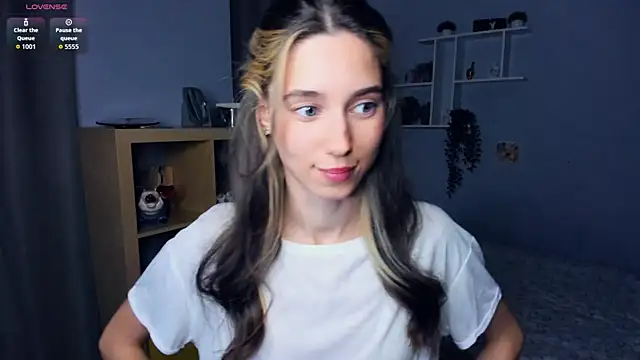 AntonettaTarring online show from September 19, 7:40 am