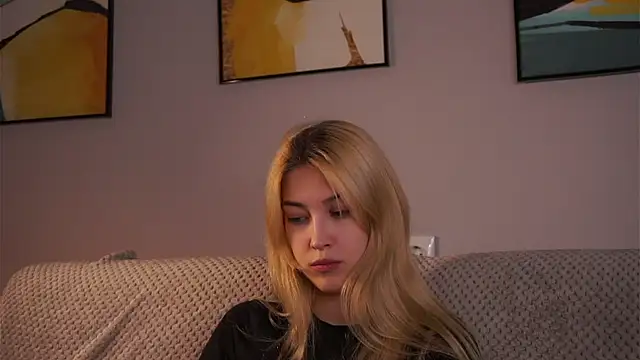 AngelicRice online show from April 3, 1:42 pm