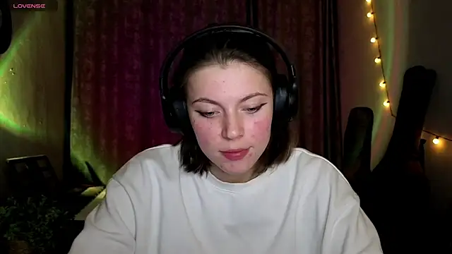 CutieAnny online show from February 19, 8:07 pm