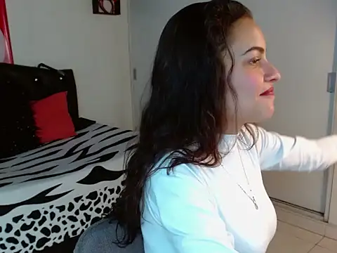 Skylovershot online show from November 18, 2:40 pm