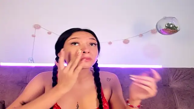 violet 77711 online show from December 5, 11:33 am