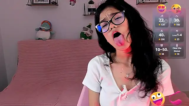 emycarver09 online show from February 23, 11:20 am