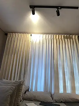 Tayler Kim online show from March 3, 6:47 pm