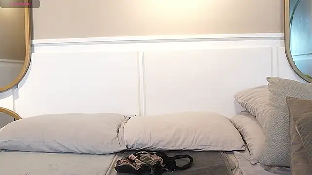 Tayler Kim online show from January 9, 7:07 pm