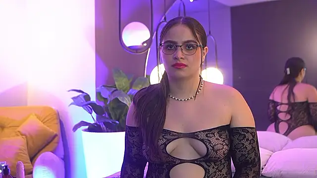 Tayler Kim online show from February 4, 7:17 pm