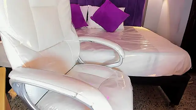 Miss Francheska online show from April 17, 11:56 am