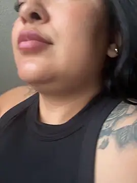 latina curvy22 online show from May 18, 7:20 pm