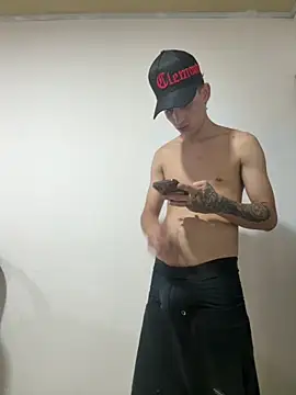 Snapshot of spicyboysvenezuelan chatting on September 28, 9:14 am spicyboysvenezuelan online show from September 28, 9:14 am