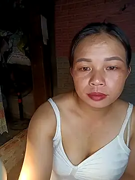 Snapshot of KumChyn chatting on October 7, 1:59 pm KumChyn online show from October 7, 1:59 pm