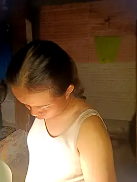 Snapshot of KumChyn chatting on October 14, 1:57 pm KumChyn online show from October 14, 1:57 pm
