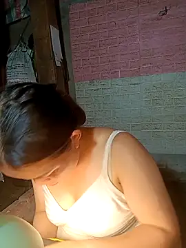 Snapshot of KumChyn chatting on October 3, 1:38 pm KumChyn online show from October 3, 1:38 pm