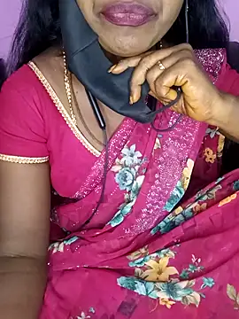 Snapshot of tamilammukuttyy chatting on October 22, 2:16 am tamilammukuttyy online show from October 22, 2:16 am