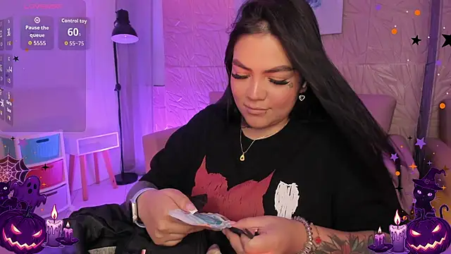 Snapshot of MAGIC_TESSA chatting on October 2, 8:03 pm MAGIC TESSA online show from October 2, 8:03 pm