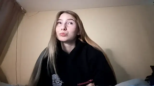 Nymera flare online show from December 17, 6:06 am