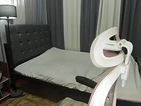 Seductive Margaux online show from April 17, 5:15 pm