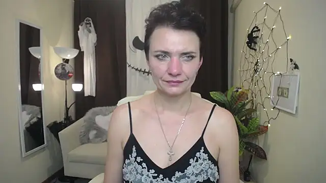 AvaSaturnian online show from November 1, 2:21 pm