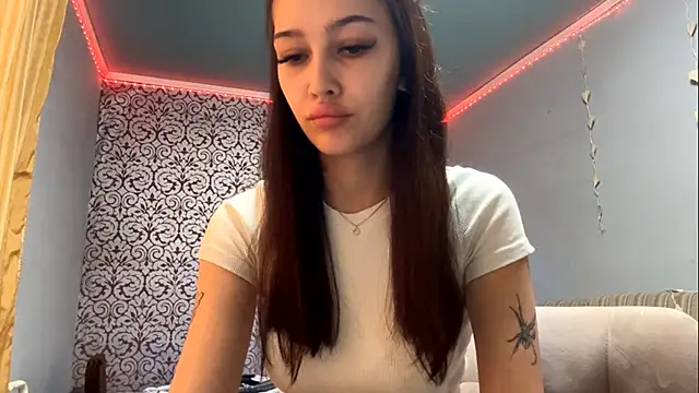 AuraJefcoat online show from September 28, 2:00 pm