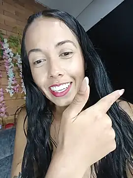 MiaForever1 online show from May 15, 10:56 pm