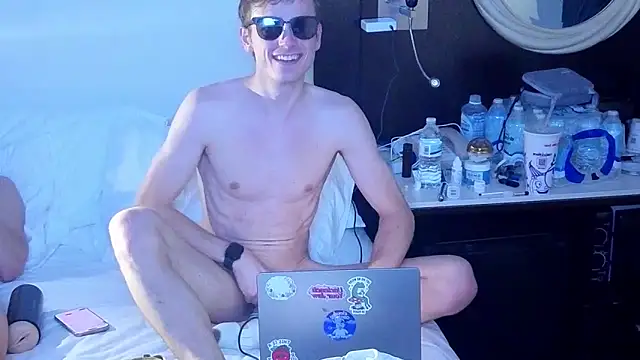 maskedboy1 online show from June 29, 1:11 pm