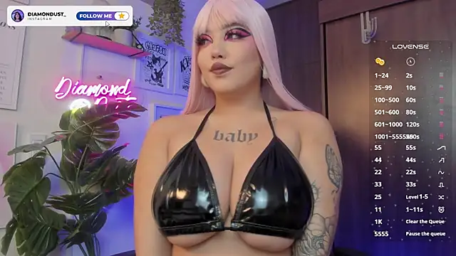 Snapshot of diamond_dustt chatting on October 14, 7:49 pm diamond dustt online show from October 14, 7:49 pm