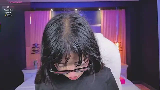 AlanaWalker9 online show from February 18, 3:38 am