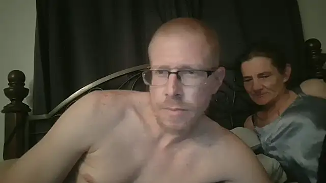 MrLeakyHelmet online show from September 22, 6:34 am