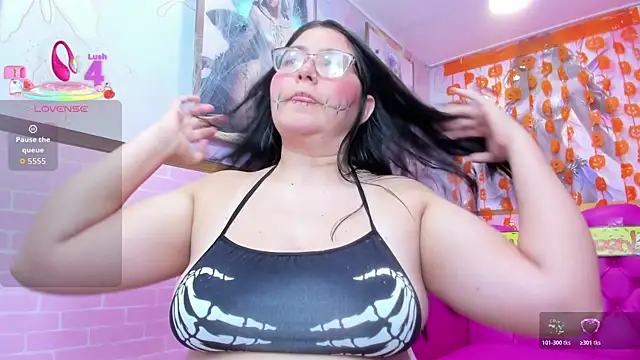 Dulce meow online show from October 31, 12:09 pm