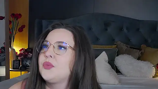 Mia Swano online show from December 4, 2:03 am