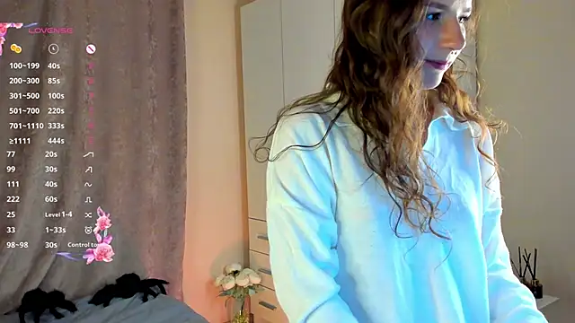 Snapshot of WilleneDelio chatting on October 31, 10:30 am WilleneDelio online show from October 31, 10:30 am