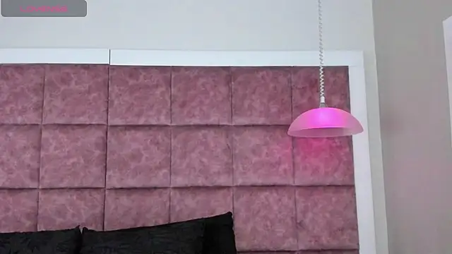 Ely09  online show from December 3, 9:17 pm