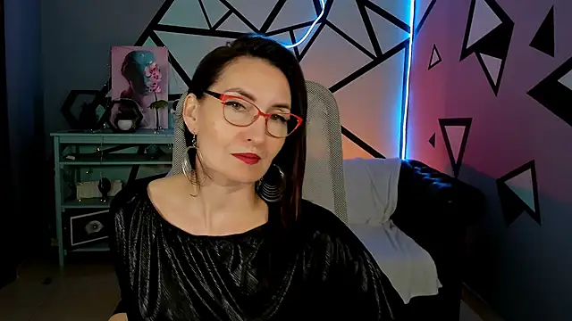 UnaTerra online show from June 2, 6:25 am