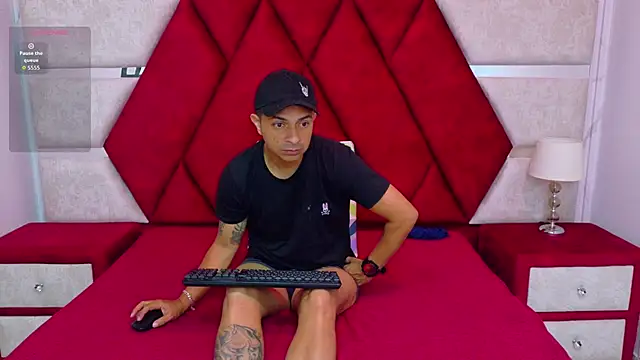 Kity spiderr online show from November 18, 1:01 pm