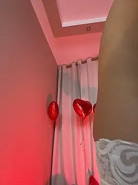 ItalianGirl online show from February 14, 8:00 pm