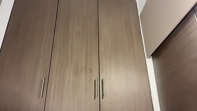 Liiz 01 online show from April 17, 4:47 am